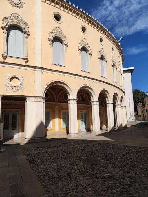 -Free Parking & Wifi- 10 Minuti Dal Centro Apartment Padova Luaran gambar